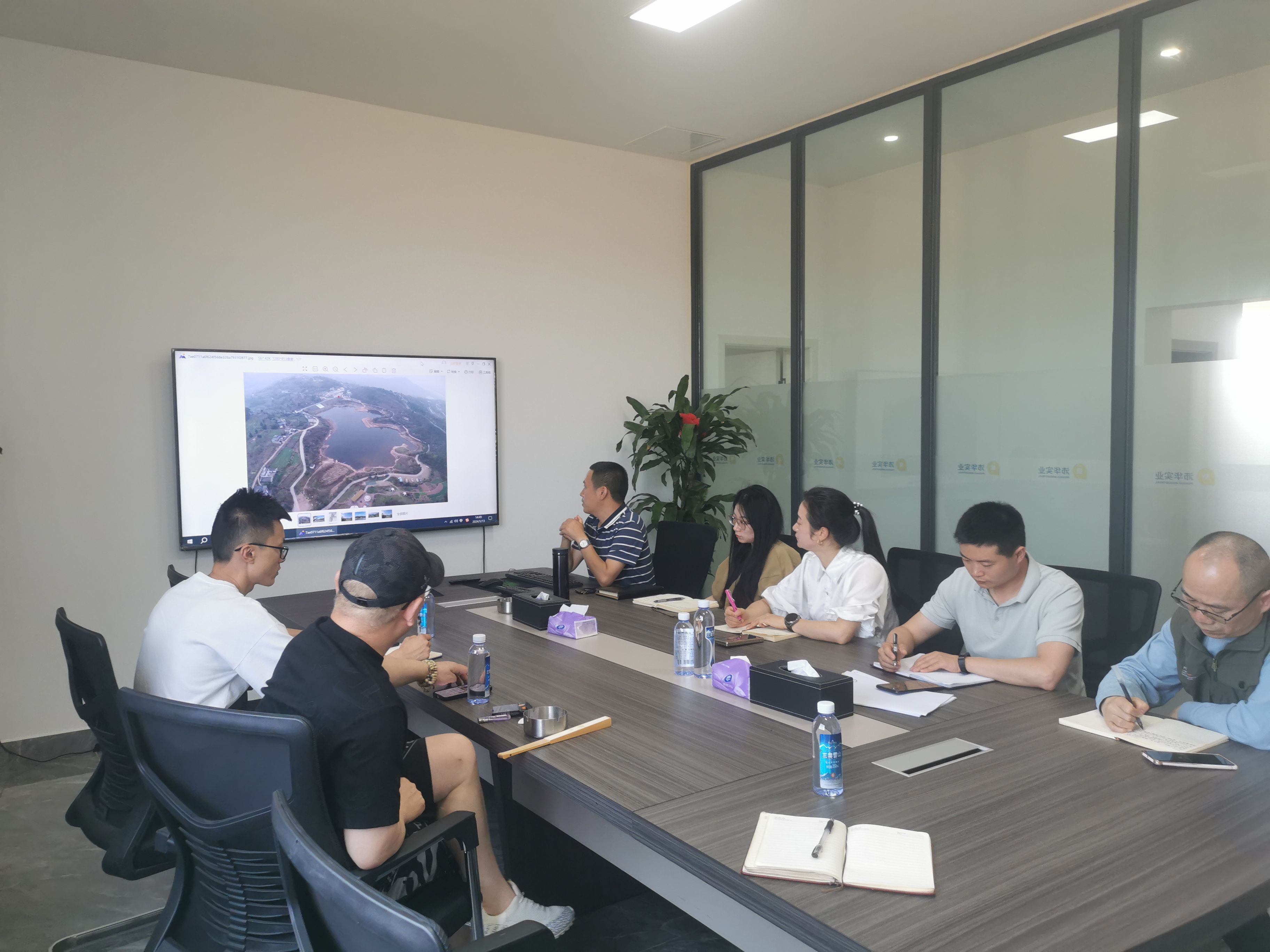 我司与沛华实业探讨天府新区桃源村项目发展定位