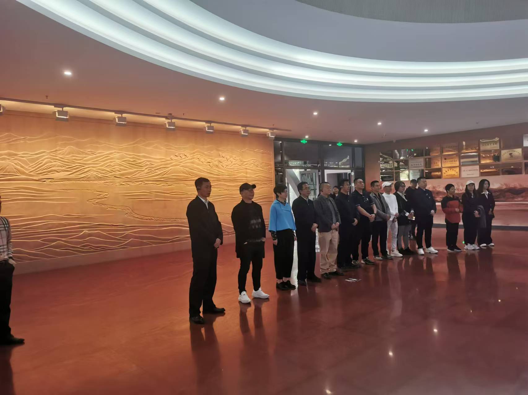 广西青海商会与青：１敝莺ｊ滔卣府邀请毛总参观中国原子城博物馆并洽谈合作事宜