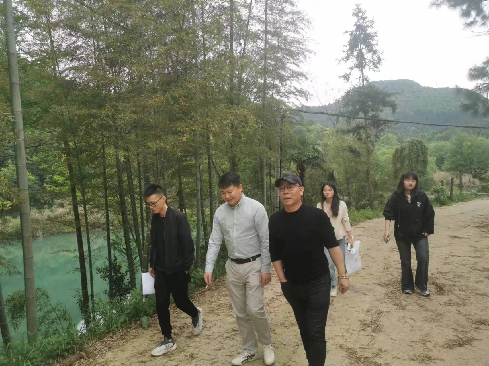 毛总带领御业团队到浙金华市婺城区沙畈乡项目进行实地勘察